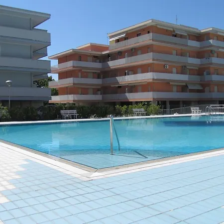 דירה Cozy Flat With Patio *
