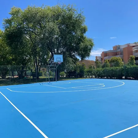 Cozy Flat With Patio