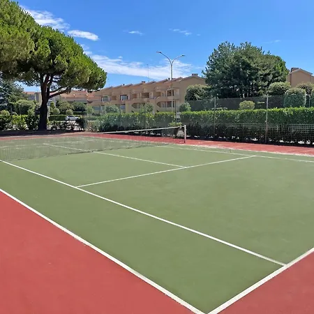 Cozy Flat With Patio Apartmán *