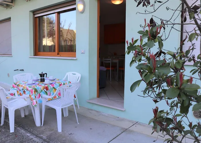 Cozy Flat With Patio *